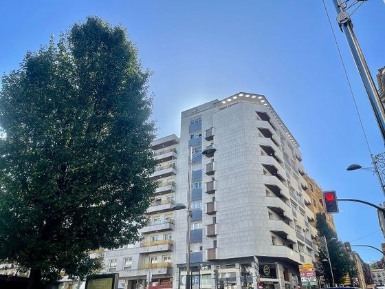 Foto 2 de Venta de piso en Centro - Mendibil - Santiago de 5 habitaciones con balcón y calefacción