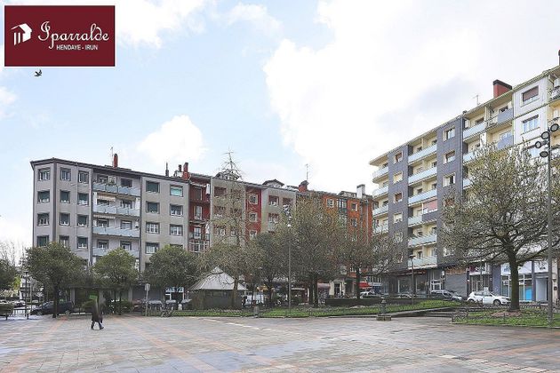 Foto 2 de Venta de piso en Centro - Mendibil - Santiago de 2 habitaciones con balcón y calefacción