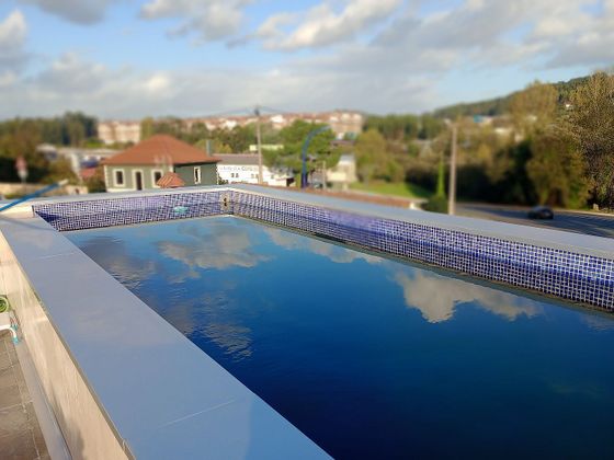 Foto 1 de Venta de chalet en Culleredo de 4 habitaciones con terraza y piscina