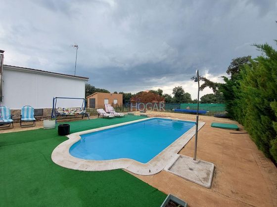 Foto 1 de Chalet en venta en Maello de 3 habitaciones con terraza y piscina