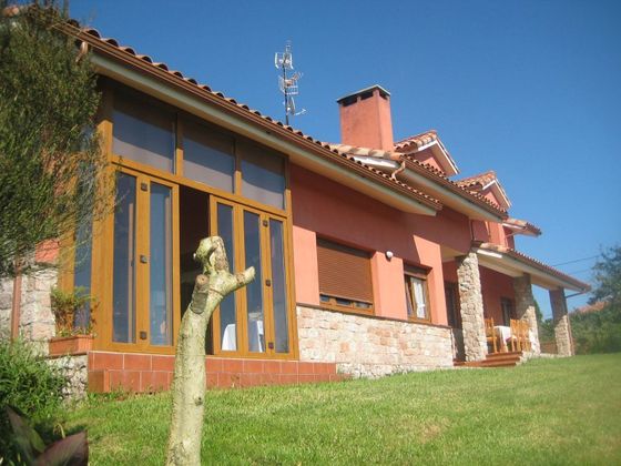 Foto 2 de Chalet en venta en Quintes - Arroes de 6 habitaciones con terraza y garaje