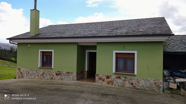 Foto 2 de Chalet en venta en Tapia de Casariego de 6 habitaciones con terraza y garaje