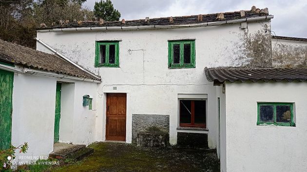 Foto 1 de Chalet en venta en Tapia de Casariego de 3 habitaciones con garaje y jardín