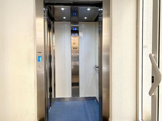 Foto 2 de Piso en venta en calle San Luis de 3 habitaciones con calefacción y ascensor