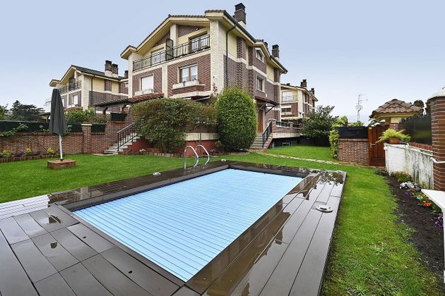 Foto 1 de Venta de casa en calle Rosas de 3 habitaciones con terraza y piscina