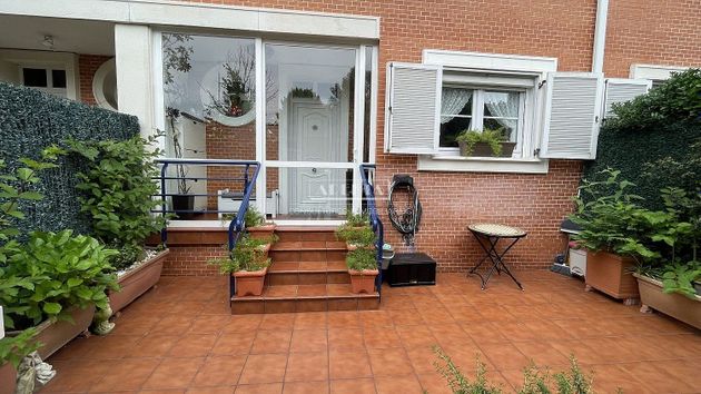 Foto 2 de Casa adossada en venda a Santa María de Getxo de 4 habitacions amb terrassa i garatge