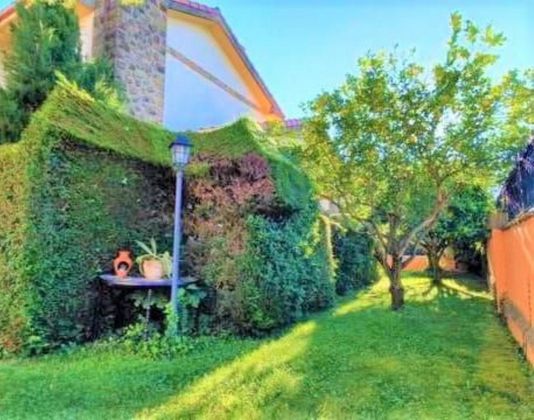 Foto 2 de Casa en venda a Sámano de 3 habitacions amb terrassa i jardí