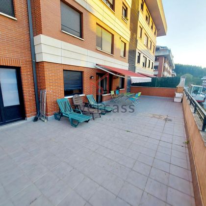 Foto 1 de Venta de piso en calle Brazomar de 2 habitaciones con terraza y piscina
