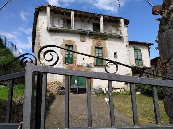 Foto 2 de Casa en venta en Mioño - Santullán de 7 habitaciones con jardín y balcón