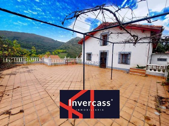 Foto 2 de Venta de casa rural en Otañes - Talledo de 6 habitaciones con terraza y piscina
