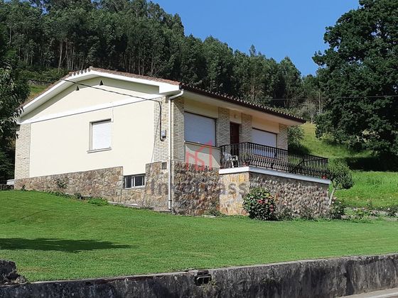 Foto 1 de Venta de casa en Guriezo de 3 habitaciones con terraza y jardín