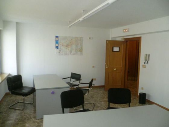 Foto 1 de Alquiler de oficina en Plaza España - Villa Pilar - Reyes Católicos - Vadillos de 35 m²