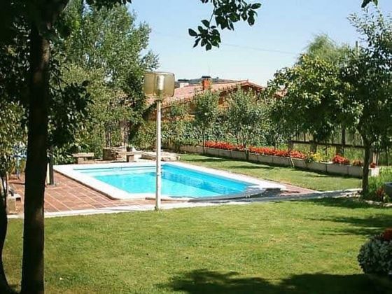 Foto 1 de Venta de chalet en Montorio de 3 habitaciones con terraza y piscina