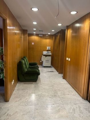 Foto 2 de Oficina en lloguer a Plaza España - Villa Pilar - Reyes Católicos - Vadillos amb garatge i calefacció