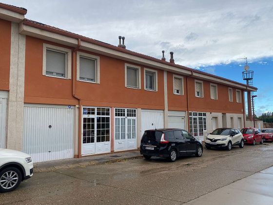 Foto 1 de Casa adossada en venda a Lerma de 6 habitacions amb terrassa i garatge