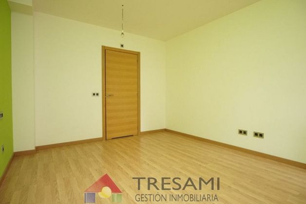 Foto 2 de Venta de piso en avenida De Asturias de 2 habitaciones con garaje y ascensor