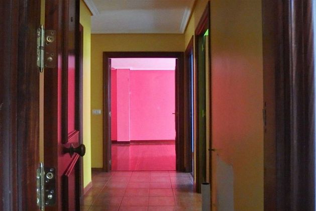 Foto 1 de Piso en venta en Corrales de Buelna (Los) de 3 habitaciones con garaje y ascensor
