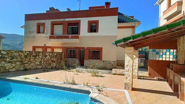 Foto 1 de Xalet en venda a Otañes - Talledo de 3 habitacions amb terrassa i piscina