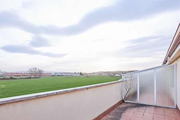 Foto 1 de Dúplex en venda a Castañares de Rioja de 3 habitacions amb terrassa i piscina