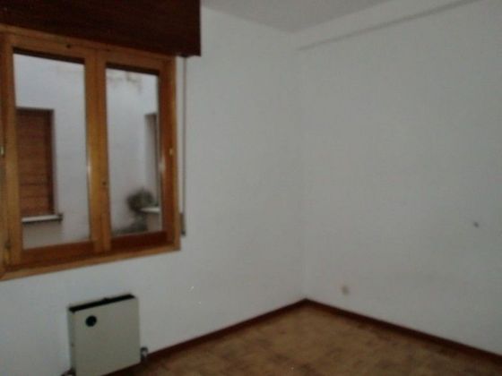 Foto 2 de Piso en venta en Santo Domingo de la Calzada de 3 habitaciones con balcón y calefacción