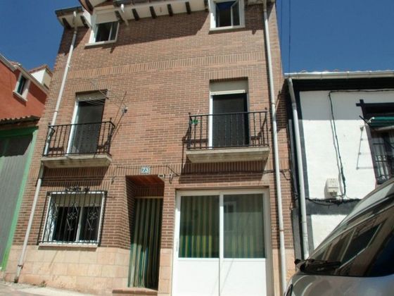 Foto 1 de Casa adossada en venda a Cerezo de Río Tirón de 4 habitacions amb terrassa i balcó