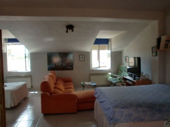 Foto 2 de Venta de casa adosada en Cerezo de Río Tirón de 4 habitaciones con terraza y balcón