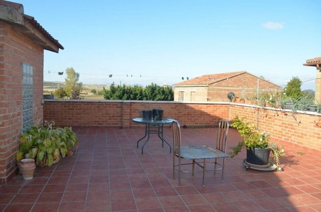 Foto 2 de Casa en venda a Baños de Rioja de 6 habitacions amb terrassa i garatge