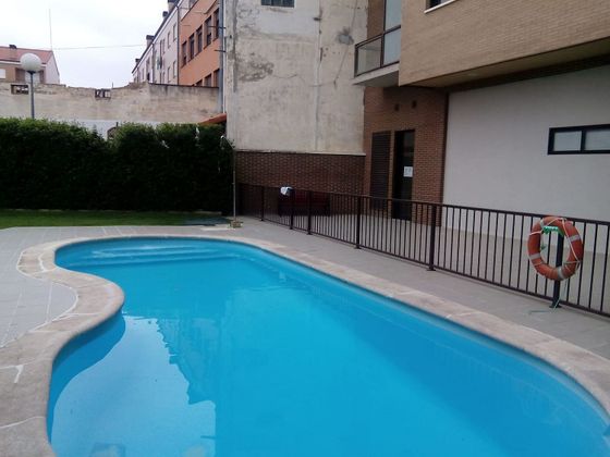 Foto 1 de Piso en venta en Santo Domingo de la Calzada de 2 habitaciones con piscina y garaje