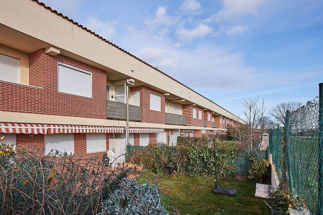 Foto 2 de Dúplex en venda a Castañares de Rioja de 3 habitacions amb terrassa i piscina