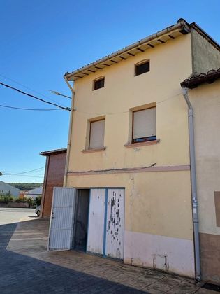Foto 1 de Casa adossada en venda a Redecilla del Camino de 4 habitacions amb garatge i calefacció