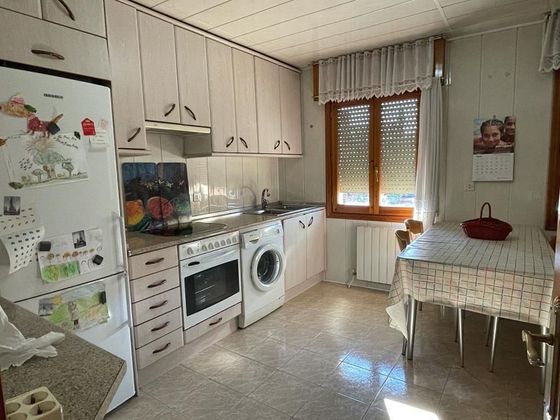 Foto 2 de Casa adossada en venda a Redecilla del Camino de 4 habitacions amb garatge i calefacció