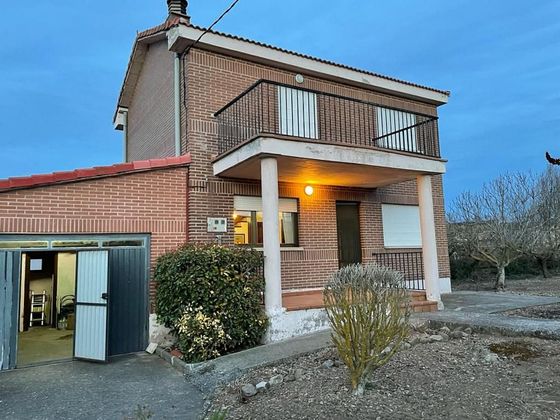 Foto 1 de Chalet en venta en Manzanares de Rioja de 4 habitaciones con terraza y garaje