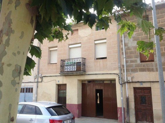Foto 2 de Casa adossada en venda a Santo Domingo de la Calzada de 4 habitacions amb garatge i jardí