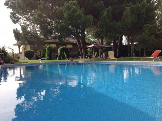 Foto 1 de Xalet en venda a Santo Domingo de la Calzada de 8 habitacions amb terrassa i piscina