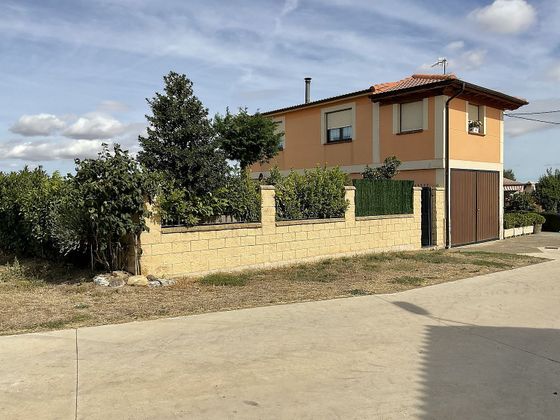 Foto 1 de Xalet en venda a Redecilla del Campo de 4 habitacions amb garatge i jardí
