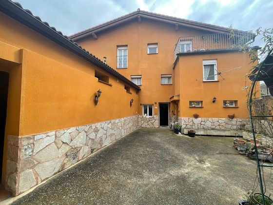 Foto 1 de Casa adossada en venda a Herramélluri de 7 habitacions amb terrassa i garatge