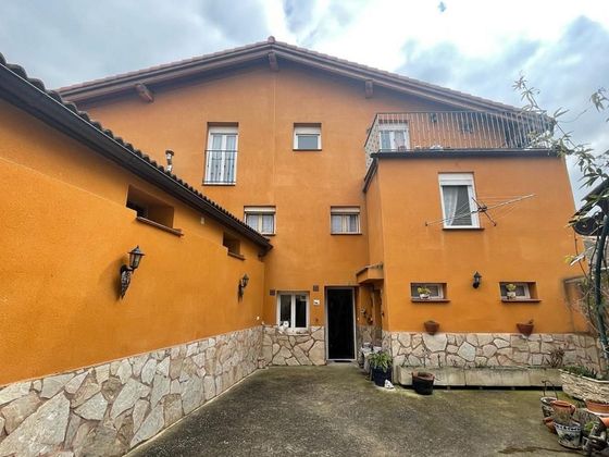 Foto 2 de Casa adossada en venda a Herramélluri de 7 habitacions amb terrassa i garatge