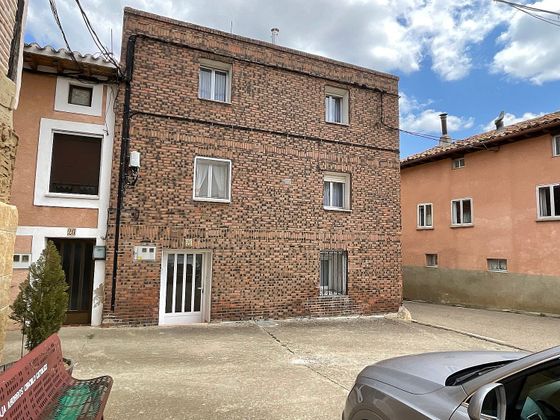 Foto 1 de Casa adossada en venda a Viloria de Rioja de 4 habitacions amb calefacció