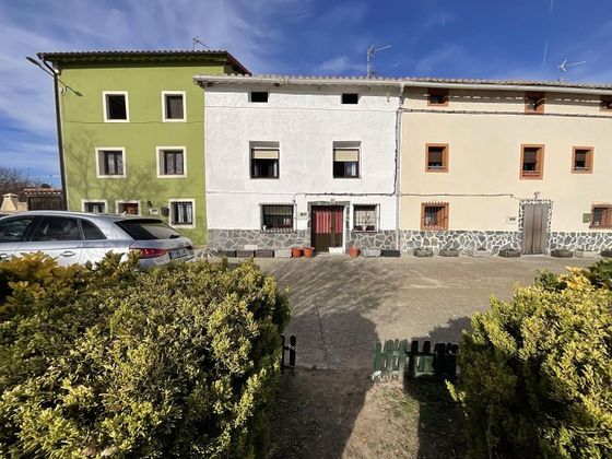 Foto 1 de Casa adossada en venda a Redecilla del Campo de 4 habitacions amb jardí