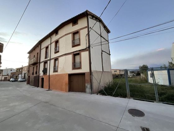 Foto 2 de Casa en venta en Alesanco de 3 habitaciones con terraza y jardín