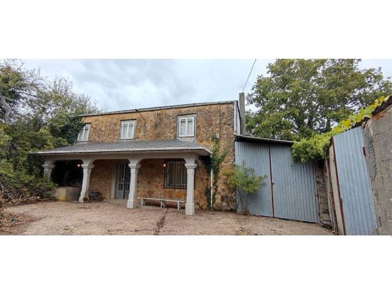 Foto 1 de Casa adossada en venda a Guntín de 4 habitacions amb terrassa i garatge