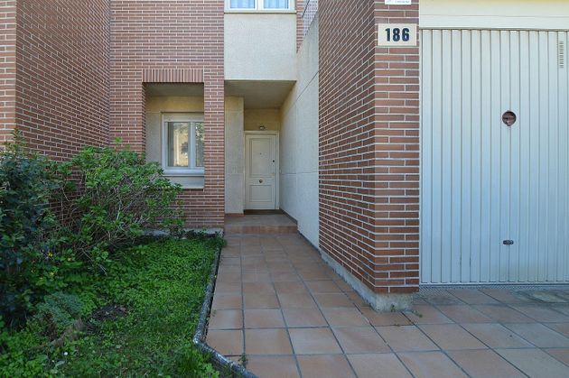Foto 2 de Casa adossada en venda a ronda San Cristóbal de 4 habitacions amb terrassa i garatge