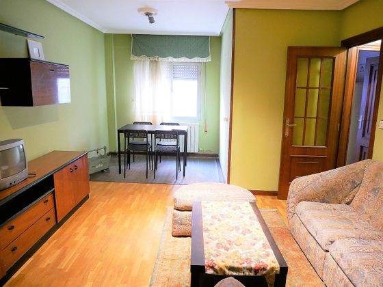 Foto 2 de Pis en venda a Milán - Pumarín - Teatinos de 2 habitacions amb terrassa i calefacció