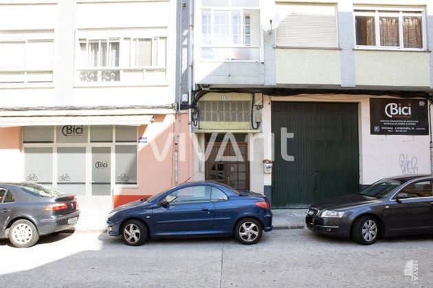 Foto 2 de Piso en venta en calle Fontaíña de 2 habitaciones y 115 m²