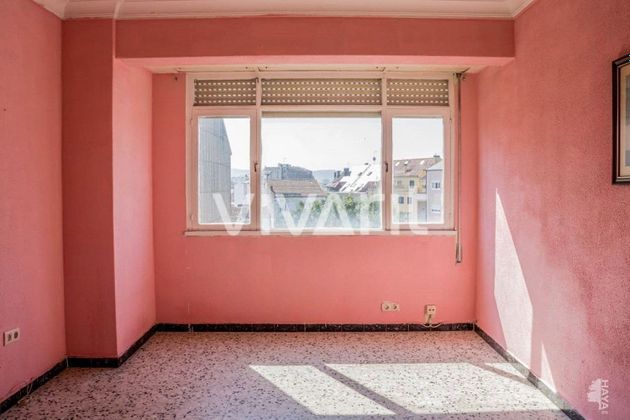 Foto 1 de Piso en venta en calle Fontaíña de 2 habitaciones y 115 m²