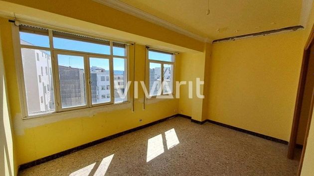Foto 1 de Venta de piso en calle Fontemoura de 2 habitaciones con calefacción