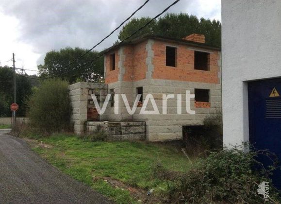 Foto 2 de Casa en venda a calle De Vilela de 4 habitacions amb garatge
