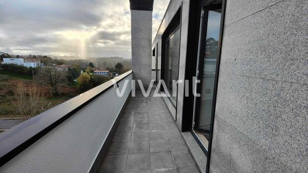 Foto 2 de Piso en venta en avenida Xoan Vicente Viqueira de 1 habitación con terraza y piscina