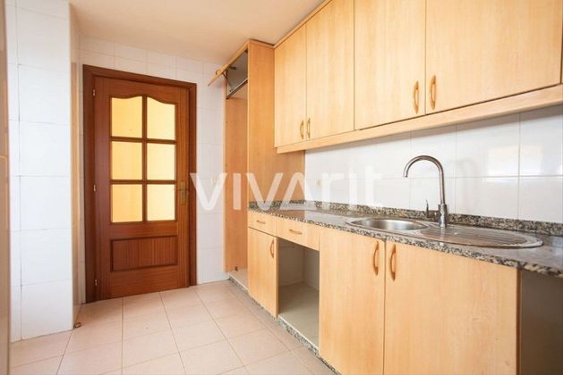 Foto 2 de Piso en venta en calle Lugar Vilar de 3 habitaciones con terraza y garaje