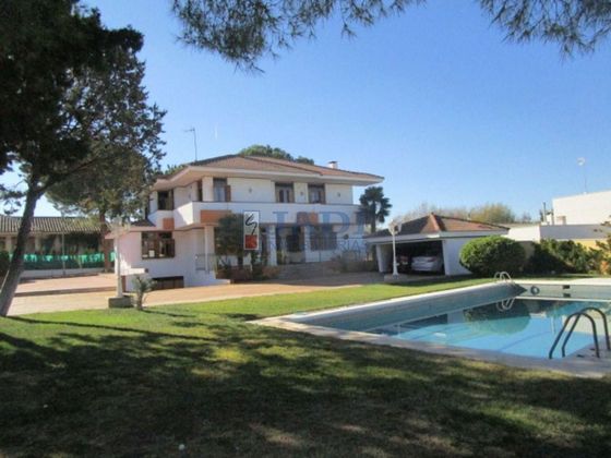 Foto 1 de Xalet en venda a Valdepeñas de 6 habitacions amb terrassa i piscina